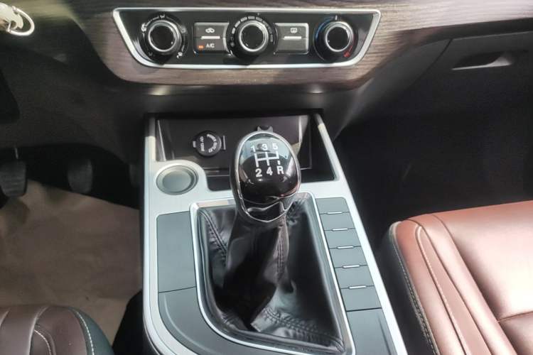Used FORTHING T5 2022 Grand Edition 1.6L Manual Dream-Chasing Five-Seat Model Gear Lever