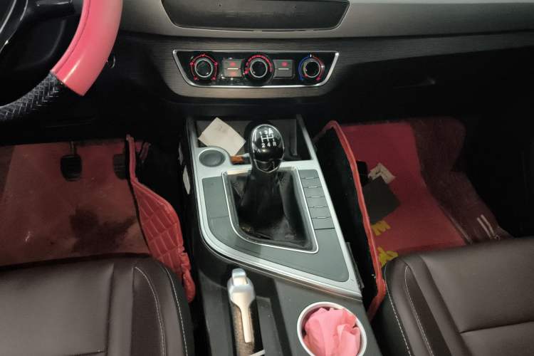 Used FORTHING T5 2022 Grand Edition 1.6L Manual Dream-Chasing Five-Seat Model Gear Lever