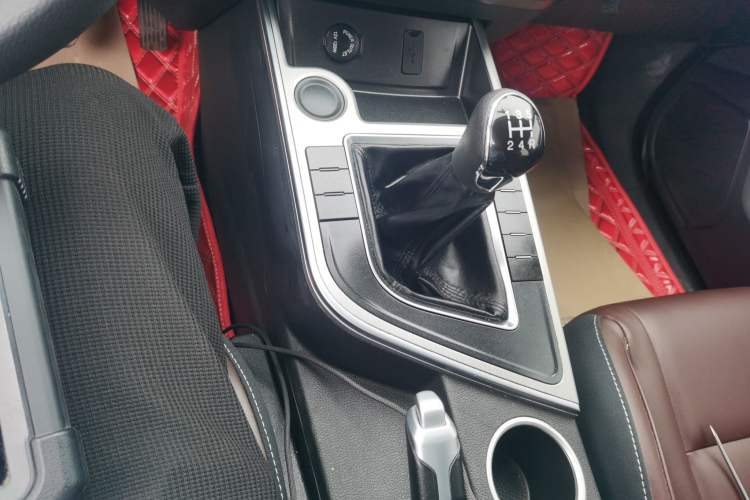 Used FORTHING T5 2022 Grand Edition 1.6L Manual Dream-Chasing Five-Seat Model Gear Lever