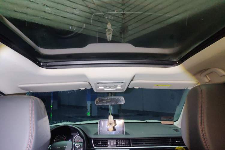 Used FORTHING T5 2022 Shengshi Version 1.5T Automatic - Yuanmeng Edition 5 Seats Headliner