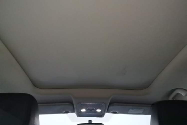 Used FORTHING T5 2022 Shengshi Version 1.5T Automatic - Yuanmeng Edition 5 Seats Headliner