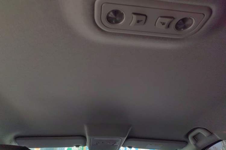 Used FORTHING T5 2022 Shengshi Edition 1.5T Automatic Dream Version Five Seats Headliner