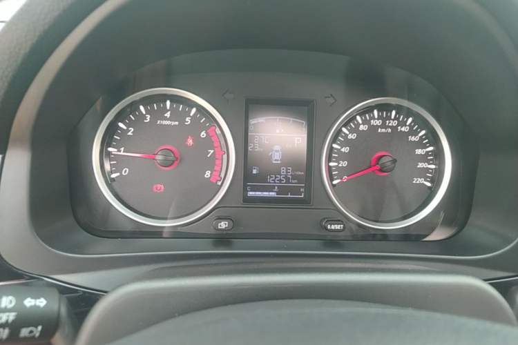 Used FORTHING T5 2022 Shengshi Version 1.5T Automatic - Yuanmeng Edition 5 Seats Instrument Cluster