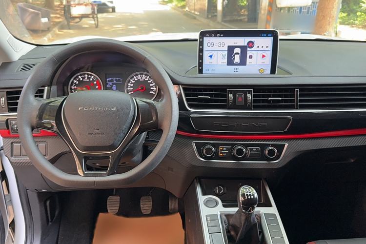 Used FORTHING T5 2022 Grand Edition 1.6L Manual Dream-Chasing Five-Seat Model Interior 1