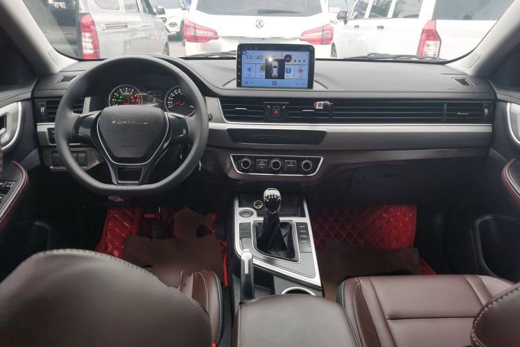 Used FORTHING T5 2022 Grand Edition 1.6L Manual Dream-Chasing Five-Seat Model Interior 2