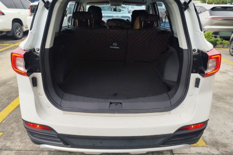 Used FORTHING T5 2022 Shengshi Edition 1.5T Automatic Dream Version Five Seats Interior 2
