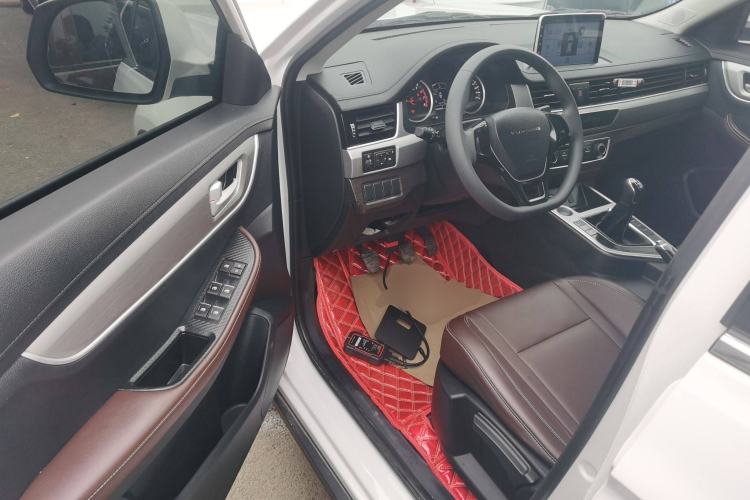 Used FORTHING T5 2022 Grand Edition 1.6L Manual Dream-Chasing Five-Seat Model Interior 3