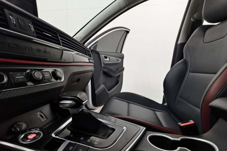 Used FORTHING T5 2022 Shengshi Version 1.5T Automatic - Yuanmeng Edition 5 Seats Interior 4