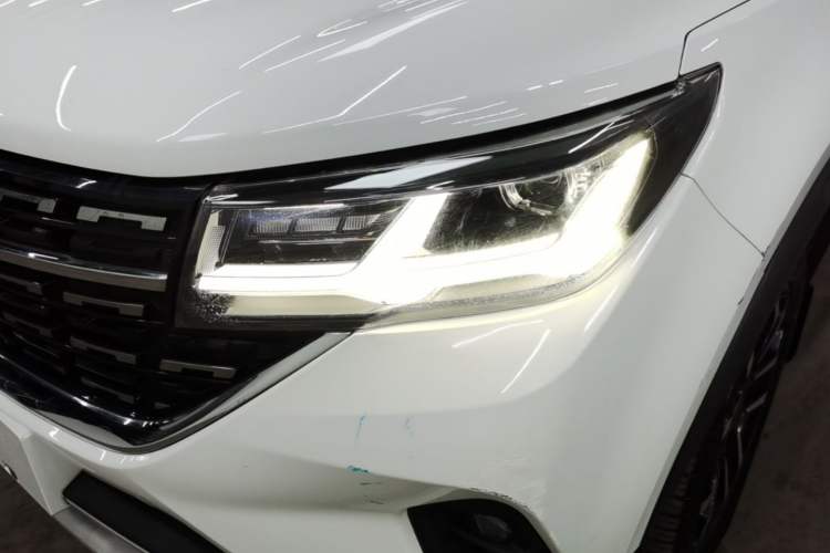 Used FORTHING T5 2022 Shengshi Version 1.5T Automatic - Yuanmeng Edition 5 Seats Left Front Headlight