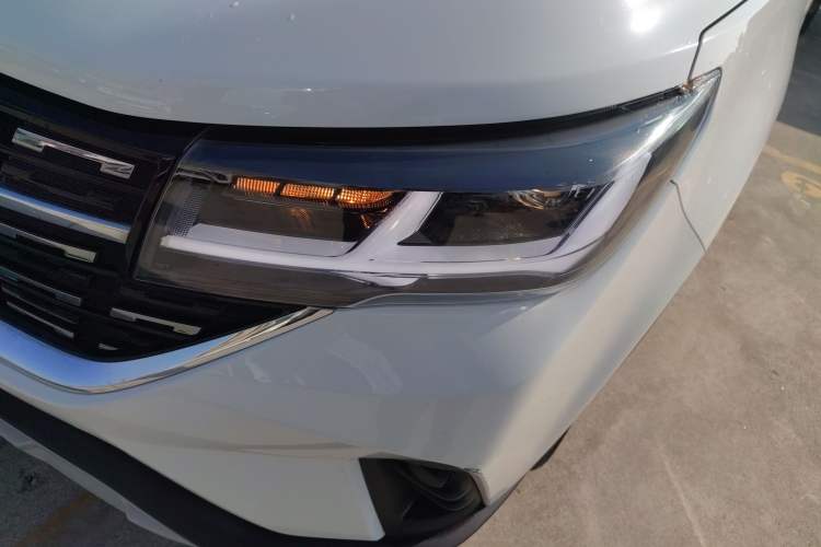 Used FORTHING T5 2022 Shengshi Edition 1.5T Automatic Dream Version Five Seats Left Front Headlight