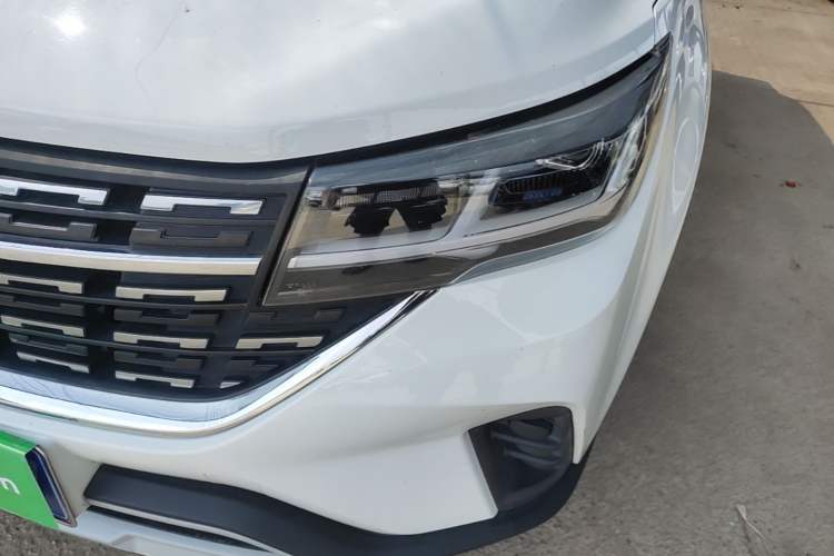 Used FORTHING T5 2022 Grand Edition 1.6L Manual Dream-Chasing Five-Seat Model Left Front Headlight
