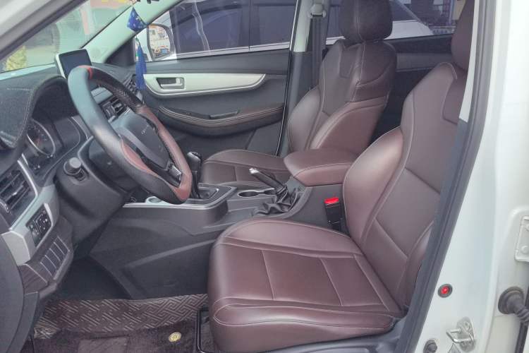 Used FORTHING T5 2022 Grand Edition 1.6L Manual Dream-Chasing Five-Seat Model Left Front Seat