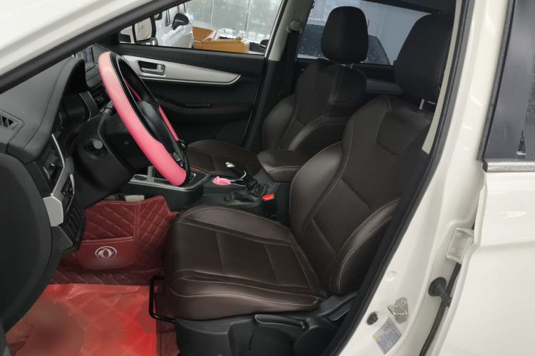Used FORTHING T5 2022 Grand Edition 1.6L Manual Dream-Chasing Five-Seat Model Left Front Seat