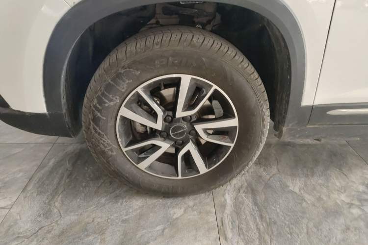 Used FORTHING T5 2022 Shengshi Edition 1.5T Automatic Dream Version Five Seats Left Front Wheel Hub