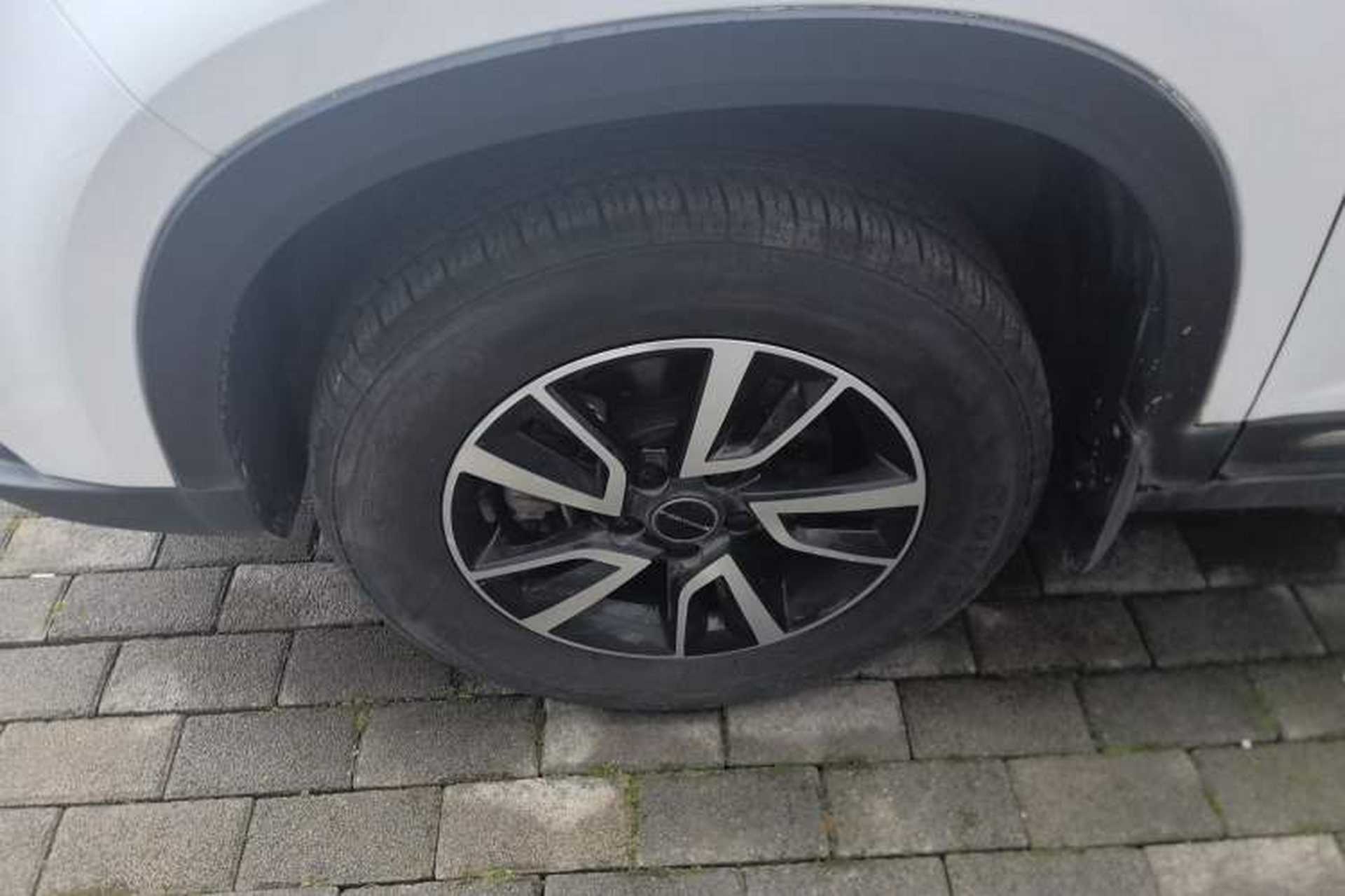 Used FORTHING T5 2022 Grand Edition 1.6L Manual Dream-Chasing Five-Seat Model Left Front Wheel Hub