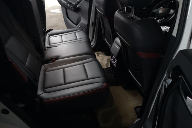 Used FORTHING T5 2022 Mach Edition 1.5T DCT Powerful 7-Seater Left Rear Seat