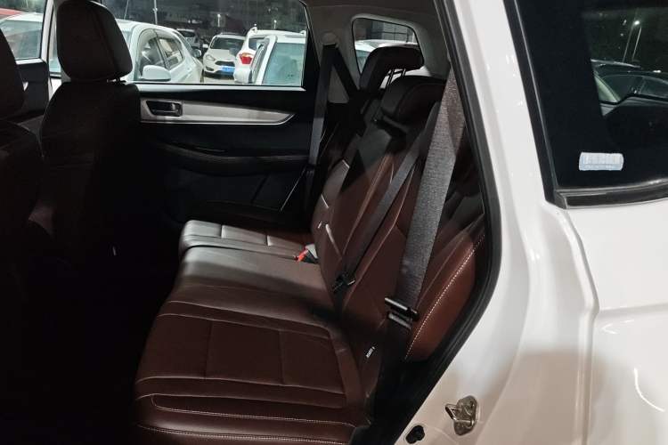 Used FORTHING T5 2022 Shengshi Edition 1.5T Automatic Dream Version Five Seats Left Rear Seat