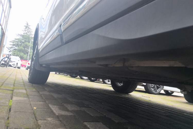 Used FORTHING T5 2022 Grand Edition 1.6L Manual Dream-Chasing Five-Seat Model Left Side Sill