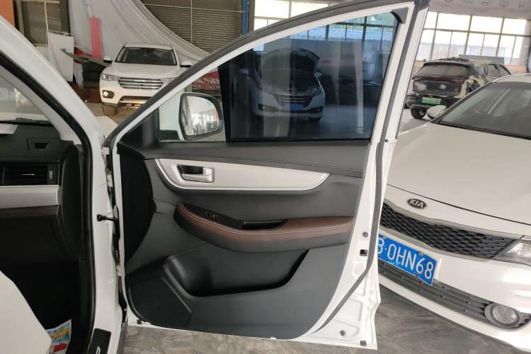 Used FORTHING T5 2022 Shengshi Edition 1.5T Automatic Dream Version Five Seats Right Front Door Interior