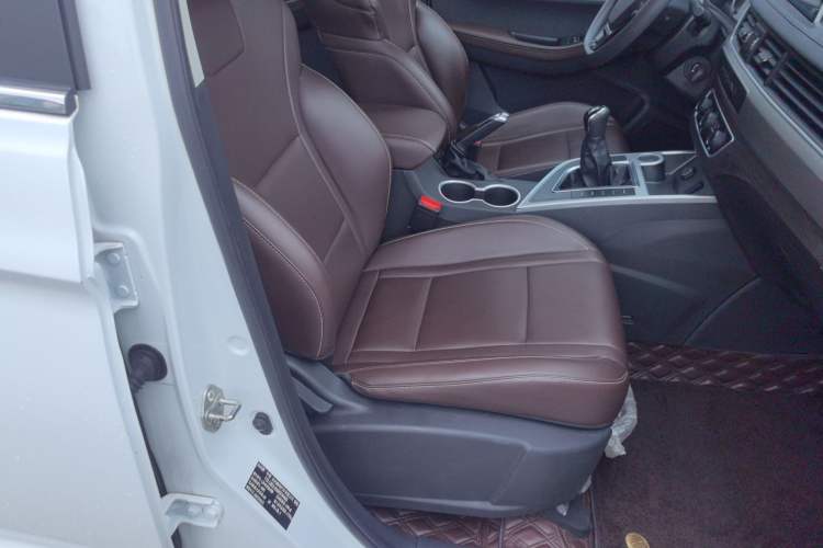 Used FORTHING T5 2022 Grand Edition 1.6L Manual Dream-Chasing Five-Seat Model Right Front Seat
