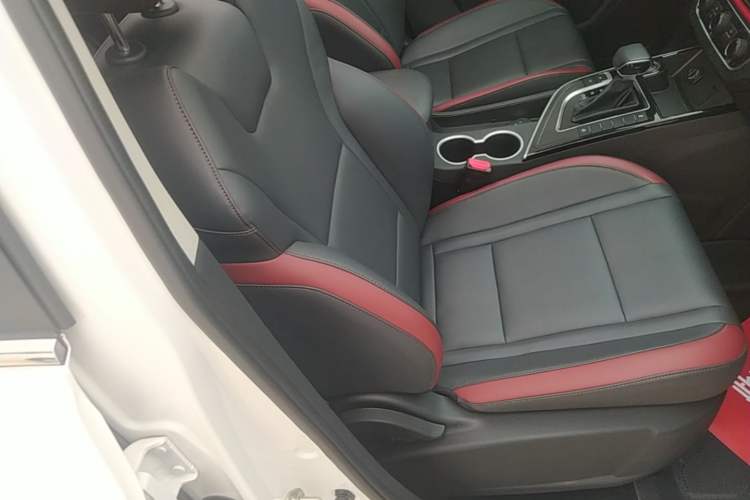 Used FORTHING T5 2022 Shengshi Version 1.5T Automatic - Yuanmeng Edition 5 Seats Right Front Seat