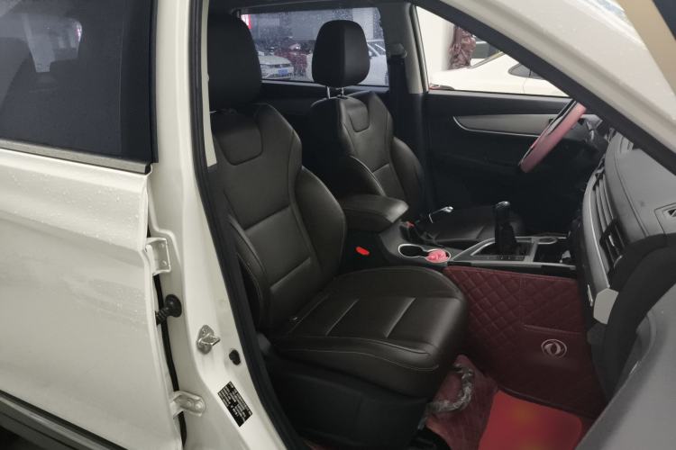 Used FORTHING T5 2022 Grand Edition 1.6L Manual Dream-Chasing Five-Seat Model Right Front Seat