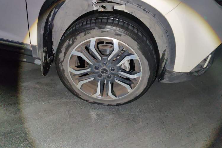 Used FORTHING T5 2022 Shengshi Version 1.5T Automatic - Yuanmeng Edition 5 Seats Right Front Wheel Hub