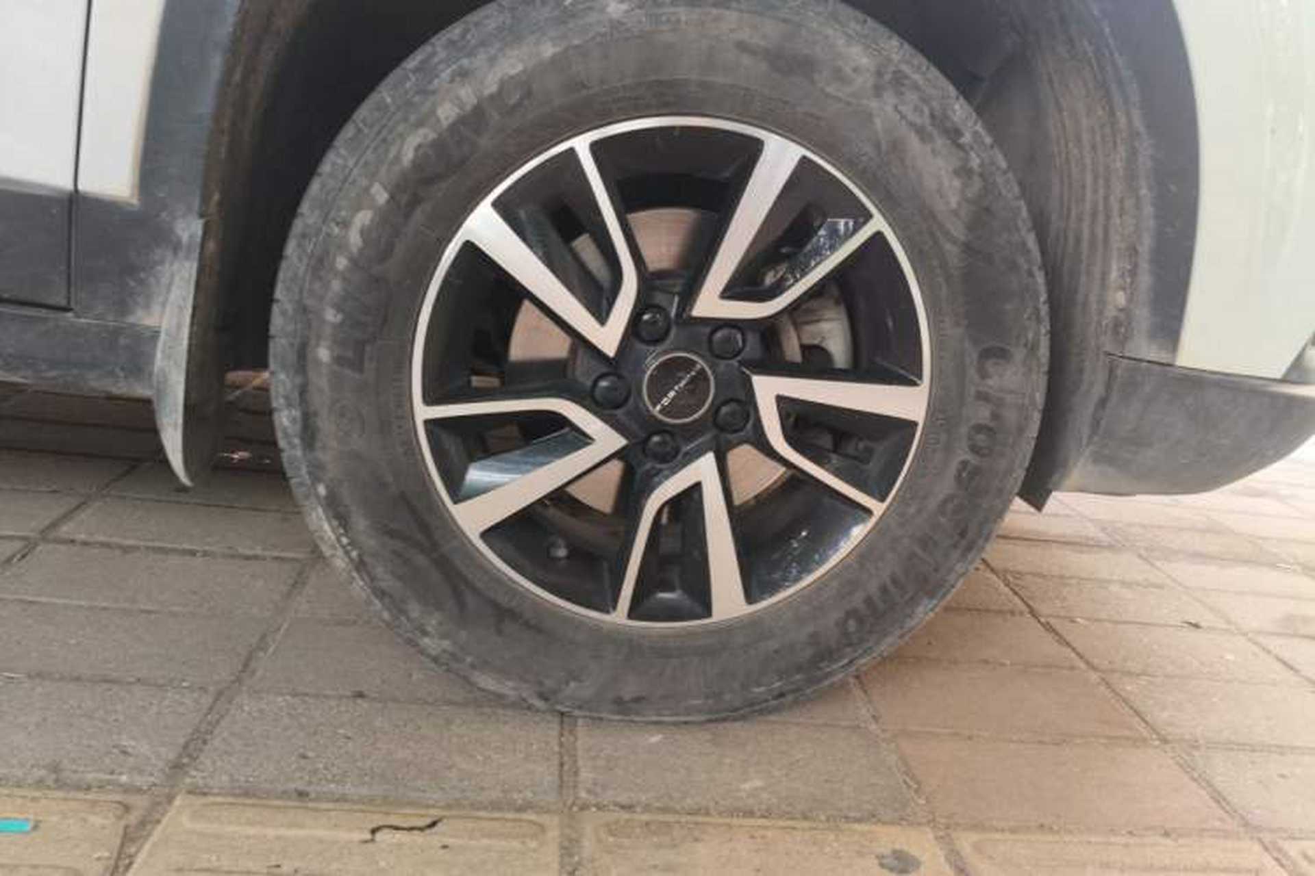 Used FORTHING T5 2022 Grand Edition 1.6L Manual Dream-Chasing Five-Seat Model Right Front Wheel Hub