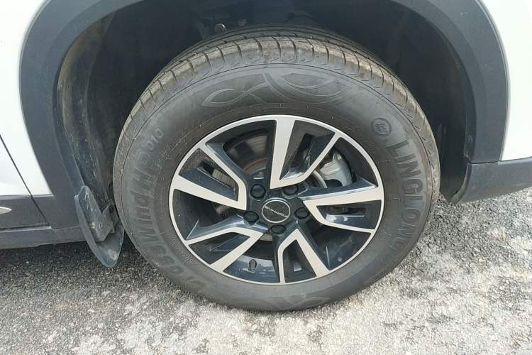 Used FORTHING T5 2022 Shengshi Edition 1.5T Automatic Dream Version Five Seats Right Front Wheel Hub