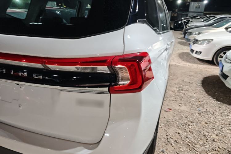 Used FORTHING T5 2022 Shengshi Edition 1.5T Automatic Dream Version Five Seats Right Rear Taillight