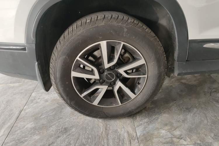 Used FORTHING T5 2022 Shengshi Edition 1.5T Automatic Dream Version Five Seats Right Rear Wheel Hub
