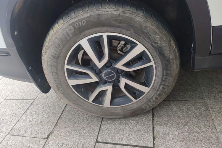 Used FORTHING T5 2022 Grand Edition 1.6L Manual Dream-Chasing Five-Seat Model Right Rear Wheel Hub
