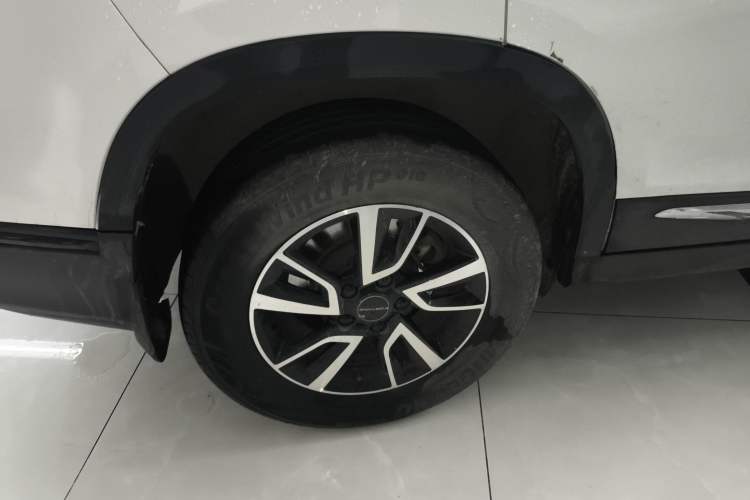 Used FORTHING T5 2022 Grand Edition 1.6L Manual Dream-Chasing Five-Seat Model Right Rear Wheel Hub