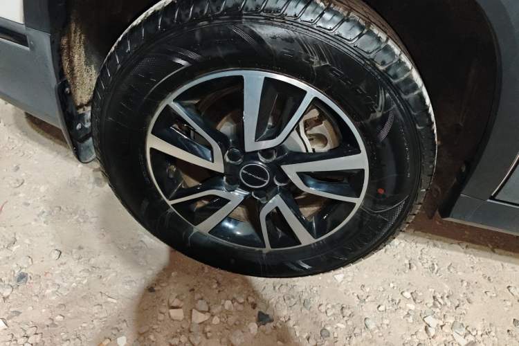 Used FORTHING T5 2022 Shengshi Edition 1.5T Automatic Dream Version Five Seats Right Rear Wheel Hub