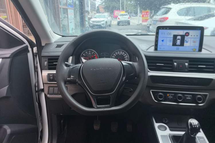 Used FORTHING T5 2022 Grand Edition 1.6L Manual Dream-Chasing Five-Seat Model Steering Wheel