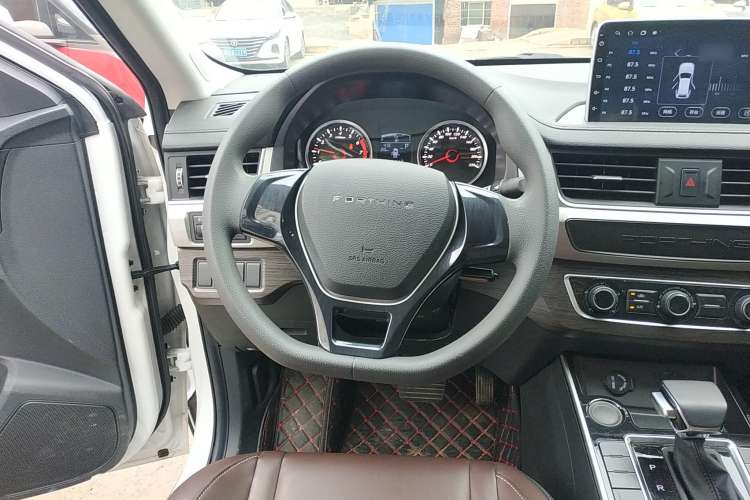 Used FORTHING T5 2022 Shengshi Edition 1.5T Automatic Dream Version Five Seats Steering Wheel