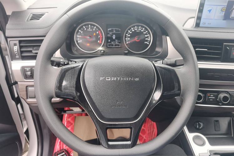 Used FORTHING T5 2022 Grand Edition 1.6L Manual Dream-Chasing Five-Seat Model Steering Wheel