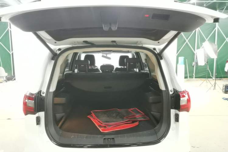 Used FORTHING T5 2022 Shengshi Version 1.5T Automatic - Yuanmeng Edition 5 Seats Trunk