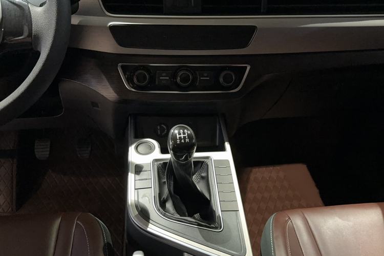 Used FORTHING T5 2023 Grand Edition 1.6L Manual Dream Version Five Seats Gear Lever