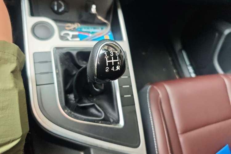 Used FORTHING T5 2023 Grand Edition 1.6L Manual Dream Version Five Seats Gear Lever
