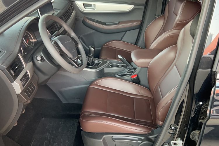 Used FORTHING T5 2023 Grand Edition 1.6L Manual Dream Version Five Seats Interior 1