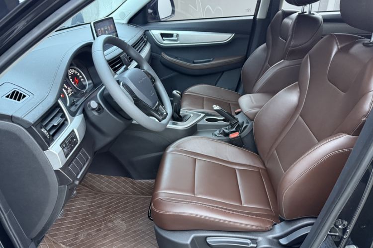 Used FORTHING T5 2023 Grand Edition 1.6L Manual Dream Version Five Seats Interior 2