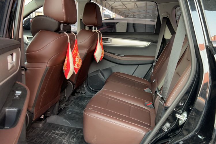 Used FORTHING T5 2023 Grand Edition 1.6L Manual Dream Version Five Seats Interior 3