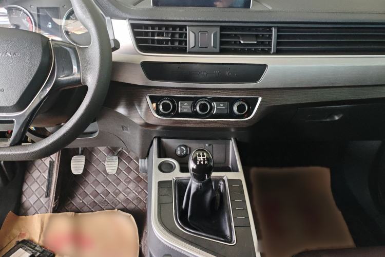 Used FORTHING T5 2023 Grand Edition 1.6L Manual Dream Version Five Seats Audio And AC Panel