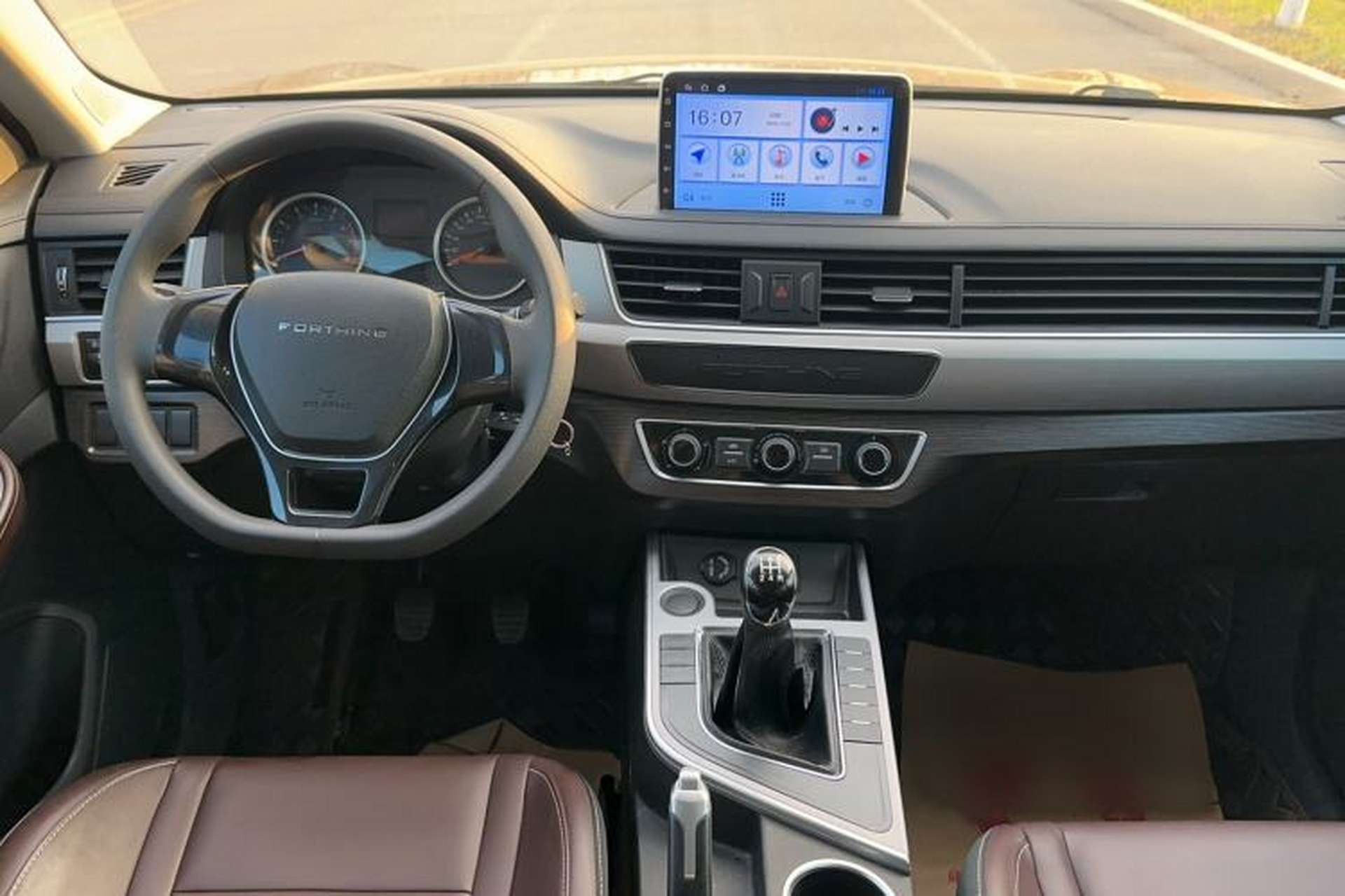 Used FORTHING T5 2023 Grand Edition 1.6L Manual Dream Version Five Seats Interior 3