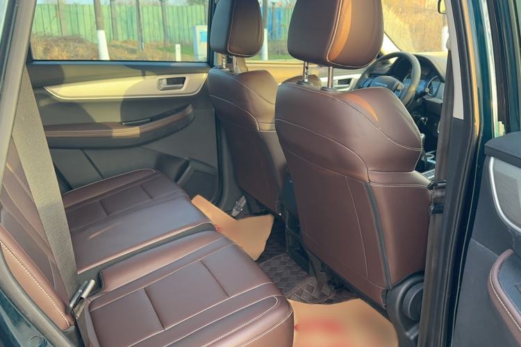 Used FORTHING T5 2023 Grand Edition 1.6L Manual Dream Version Five Seats Interior 5