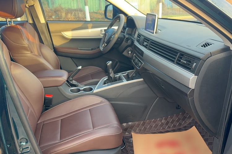 Used FORTHING T5 2023 Grand Edition 1.6L Manual Dream Version Five Seats Interior 6