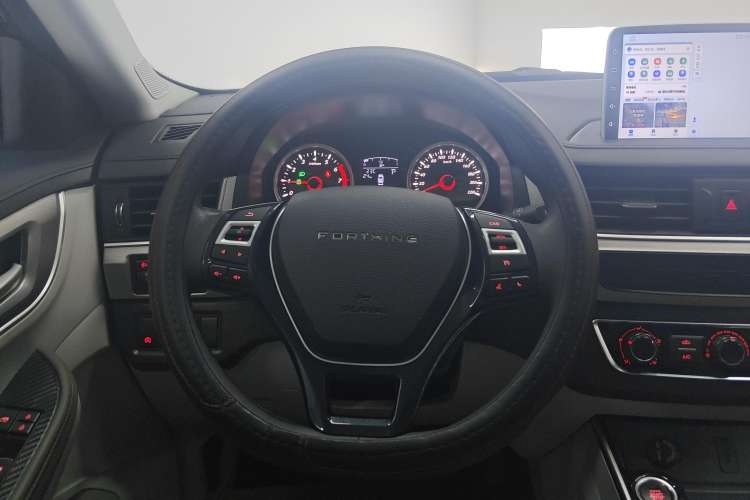 Used FORTHING T5 2023 Mach Edition 1.5T DCT Xunchi Version 7 Seats Steering Wheel