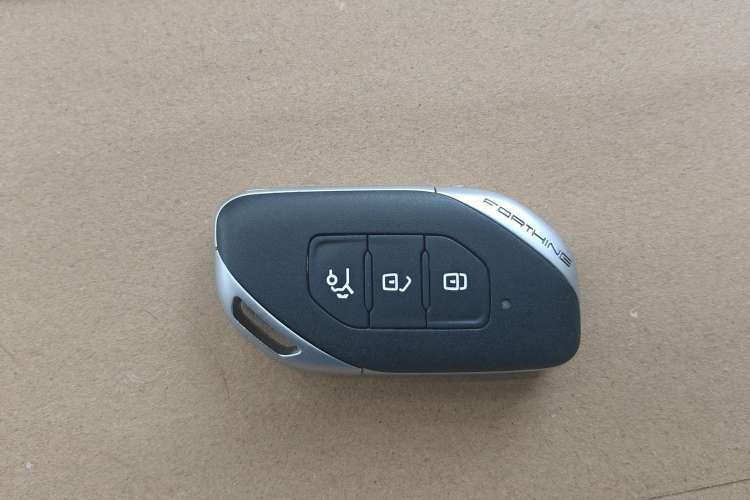 Used FORTHING T5 2023 Mach Edition 1.5T DCT Xunchi Version 7 Seats Vehicle Key