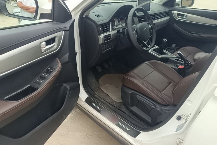 Used FORTHING T5 2023 Grand Edition 1.6L Manual Dream Version Five Seats Driver Seat